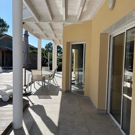 Eden Parc 2 Villa